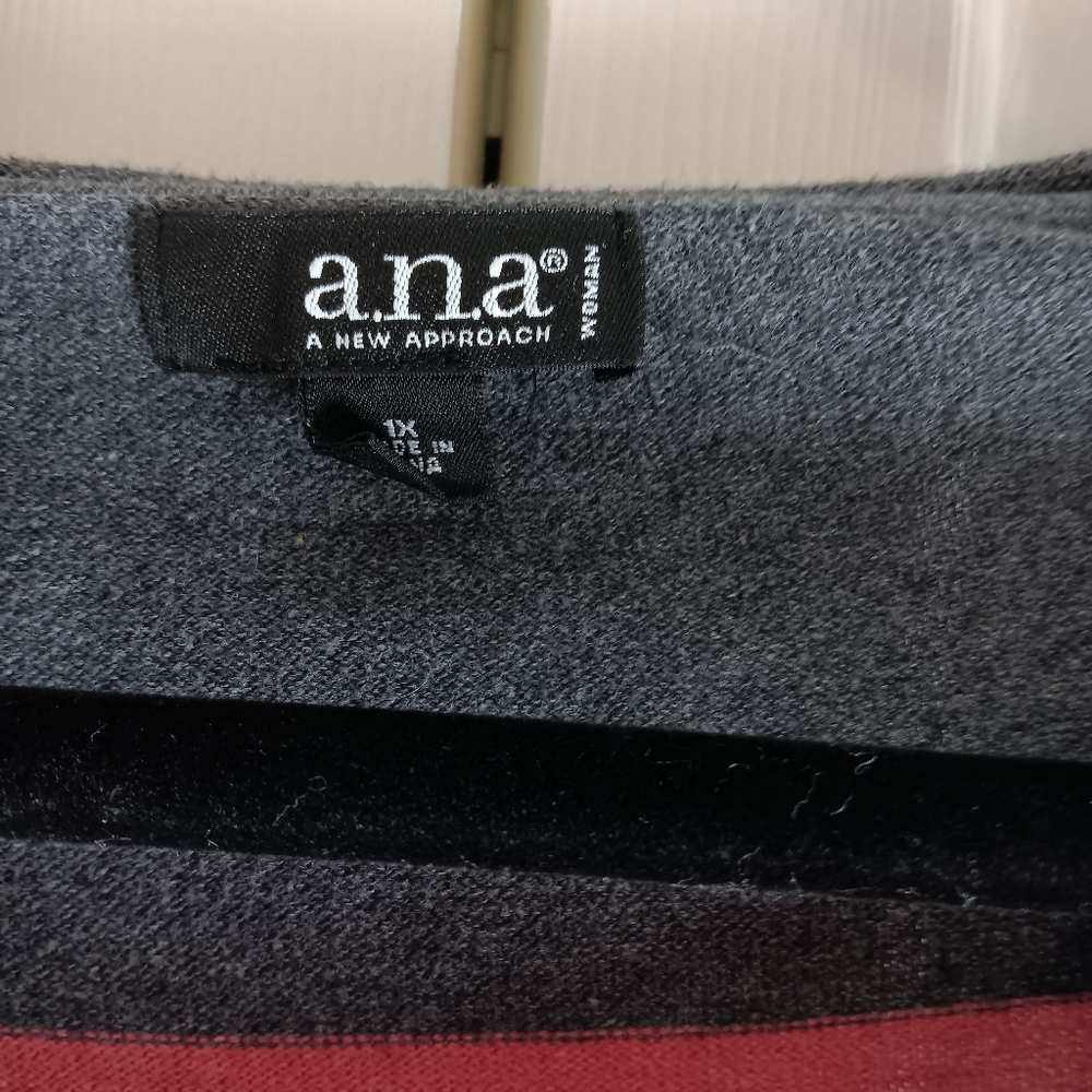 Pullover shirt - Picture 3 of 4
